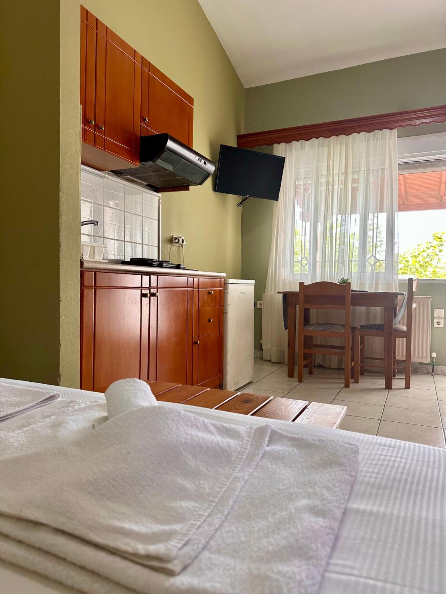 Artemis Hotel Apartments Keramotí Kültér fotó