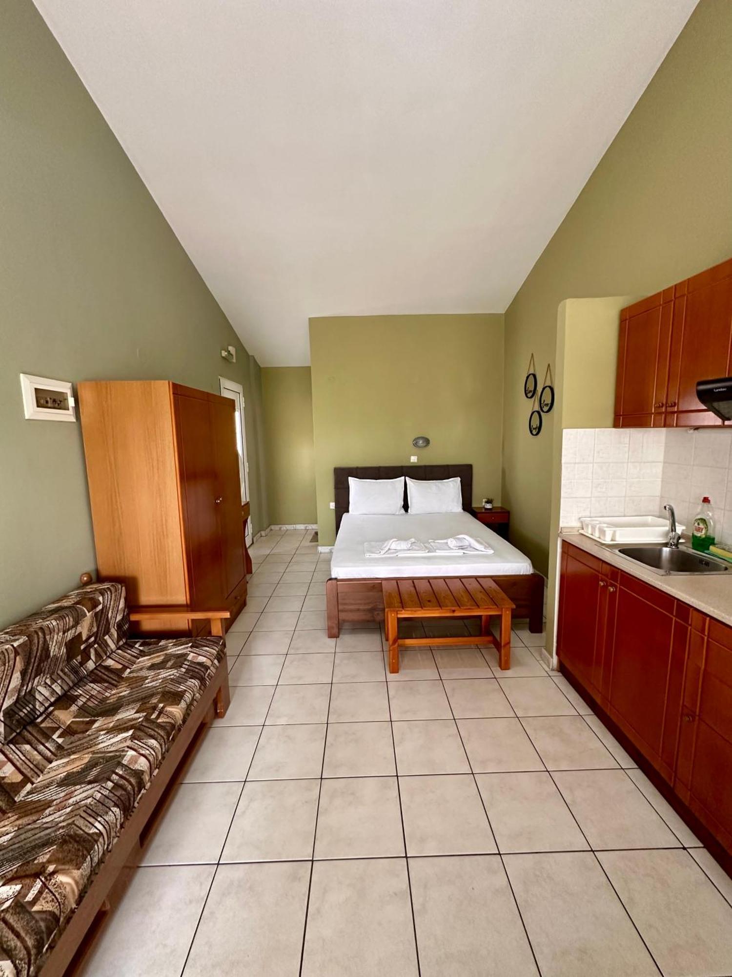 Artemis Hotel Apartments Keramotí Kültér fotó